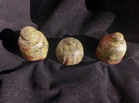 تصویر 3عدد وزنه یشم قدیمی باهم 