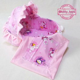 تصویر کریر عروسک بهمراه بالش و روکش 