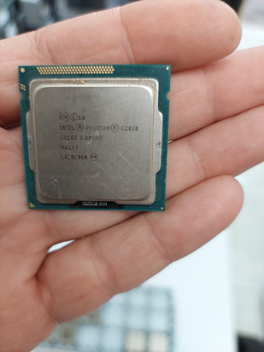 Intel Core i5-2500 Quad-Core Processor 3.3 GHz 6 MB Cache LGA 1155