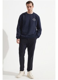 تصویر سویشرت نخی آستین بلند مردانه با طرح، رنگ سرمه‌ای برند june June Men Printed Crew Neck Sweatshirt Navy