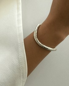 تصویر دستبند Curvia 