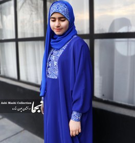 تصویر عبا دخترانه نوجوان کرپ الیزه مدل رُز آبی مزون نجما - آبی کاربنی / سایز Blue Rose Abaya