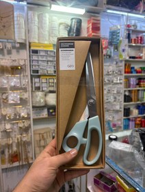 تصویر قیچی مارک AZO 