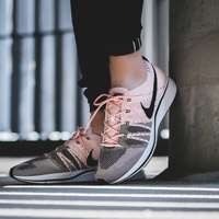 flyknit trainer pink