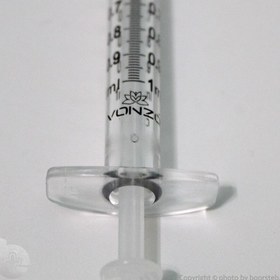 تصویر سرنگ شیشه ای لوئرلاک 1 میل VONZO VONZO 1 ml Luer-lok glass syringe