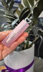 تصویر بالم لب در قلبی و بیرنگ 