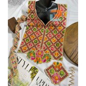 تصویر پنل با گلدوزی منسجم و پولک دوزی روی پارچه دیسکویی نباتی 