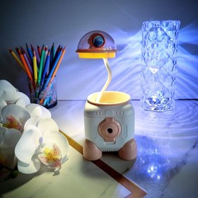 تصویر چراغ خواب/مطالعه فضانورد 