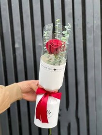 تصویر دسته گل طبیعی تک شاخه 