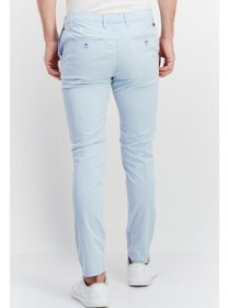 تصویر شلوار چینی مردانه با فیت معمولی، آبی روشن برند sorbino Men Regular Fit Solid Chino Pants, Light Blue