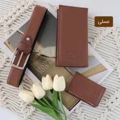 تصویر ست کیف و کمربند و جاکارتی عسلی شیک مناسب هدیه روز پدر و تولدها با ارسال رایگان 