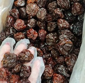 تصویر آلوسیاه ملس 