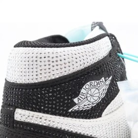 تصویر نایک ایرجردن ۱ های شاینی | Nike Air Jordan 1 Shiny سفید مشکی 