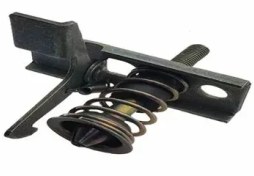 تصویر قفل درب موتور نیسان بالایی 