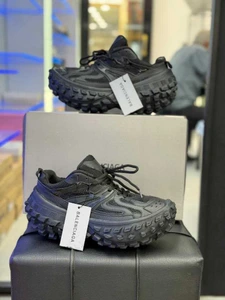 تصویر فروشگاه کفش آلور