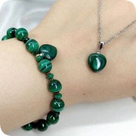 تصویر دستبند مالاکیت قلبی 