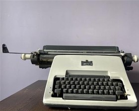 تصویر ماشین تایپ المپیا المانی سالم 