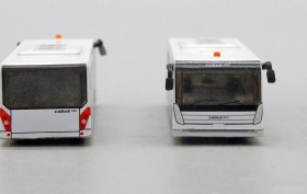 تصویر ماکت اتوبوس فرودگاه | Fantasy Wings 1:200 Airport Bus Cobus 2Pcs 