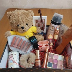 تصویر باکس هدیه دخترانه قهوه ای هدیه تولد دخترانه روز دختر 