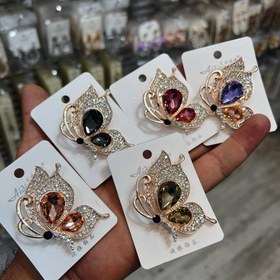 تصویر سنجاق سینه 