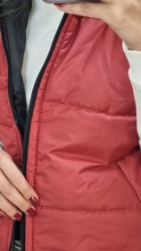 تصویر پافر کلاه دار قد ۵۰ سایز فری سایز رنگ طوسی و قرمز 