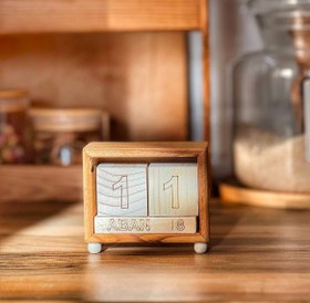 تصویر تقویم چوبی 