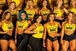 تصویر تمرینات بدنسازی کارول واز (Carol Vaz) + رژیم غذایی 