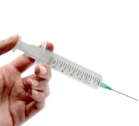 تصویر سرنگ 10 سی سی ساده حلما 