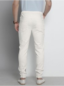 تصویر جین جاگر مردانه سفید از جنس پنبه با قابلیت کشسانی و فیت اسلیم برند the indian garage co Men White Cotton Stretchable Slim Fit Denim Jogger