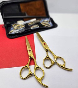 تصویر ست قیچی حرفه ای و فوق‌العاده با کیفیت کوتاهی مو professional and wonderful scissors set with high quality hair cutting