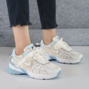 تصویر کتانی نایکی V2K ظرفیت ۴۰ رنگ آبی و سفید با پارچه مش 