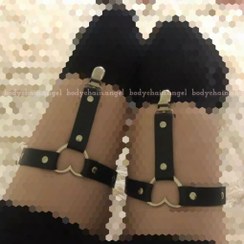 تصویر گارتر چرم متصل به جوراب قلب « بدون جوراب » 