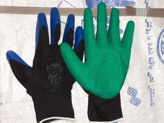 تصویر دستکش ضد برش گالری استاد کار 