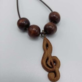 تصویر گردنبند چوبی طرح نت موسیقی musical note wooden necklace