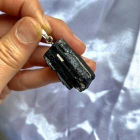 تصویر تورمالین سیاه 