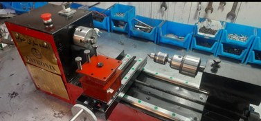 تصویر دستگاه تراش رومیزی CNC طول کارگیر ۳۰۰ میلی متر 