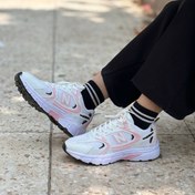 تصویر کتونی نیوبالانس 530 زنانه سفید صورتی New Balance کد 245 