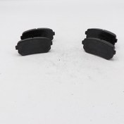 تصویر لنت ترمز جلو الیک پلاس مناسب تمام تیپ‌های هیوندای اکسنت نسل چهارم RB/RC (وارداتی 2011 الی 2017 و مونتاژی 1396 الی 1398) 