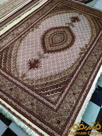 تصویر فرش دستباف ماهی خوی تک 6 متری کرم مرینوس محمدپور کد 189 کرمی ، گره ترکی ، پشم محمدپور ، 13 متن رنگی