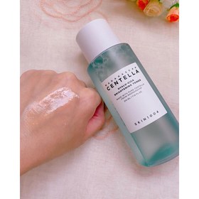 تصویر تونر روشن کننده هیالو سیکا سنتلا اسکین 1004 حجم 210 میل SKIN 1004 CENTELLA HYALU-CICA BRIGHTENING TONER 210 ML