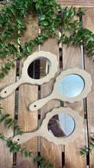 تصویر آینه دستی چوبی 