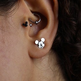 تصویر پیرسینگ نقره میکی موس 