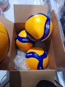 تصویر توپ‌والیبال میکاسا وی ۲۰۰‌کیفیت مستر کوالیتی ساخت تایلند تعداد ۵ عدد موجود با تخفیف ویژه 