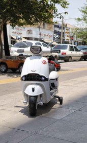 تصویر موتور شارژی مدل Vespa 5646کنترل دار 