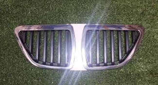 تصویر جلو پنجره خودرو بی ام دبلیو طرح تیبا سه رنگ 