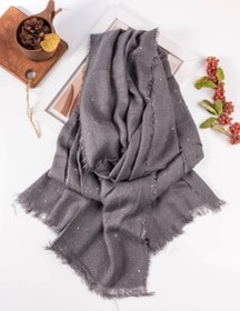 تصویر شال ساده پولک‌دار گرم و لطیف 