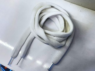 تصویر بند پهن با سر فلزی - رنگ سفید- فرندز کتونی 