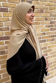 تصویر روسری ثنا کرم تیره 