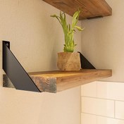 تصویر شلف دیواری چوبی با پایه فلزی مشکی مدل مدرن 