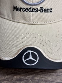 تصویر کلاه کتونی با لوگوی مرسدس بنز 